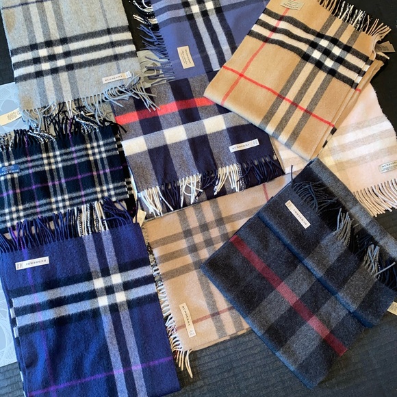Burberry scarf SALE 🎉 - Picture 1 of 16